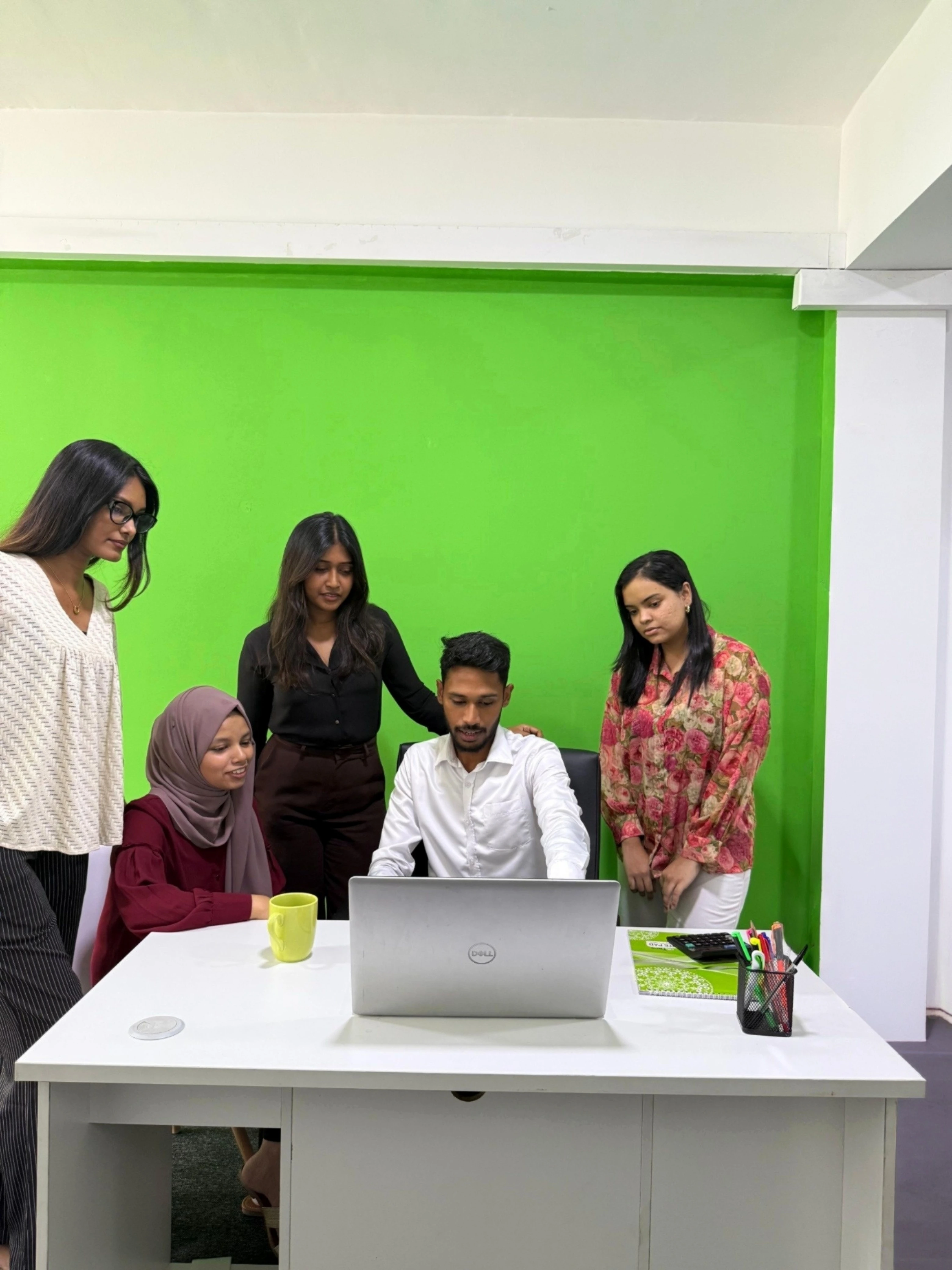 Mint Business Solutions operations team collaborating in Colombo office